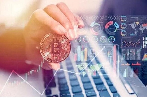 美元泡沫下，这位金融大咖为何疯狂押注白银和以太坊？