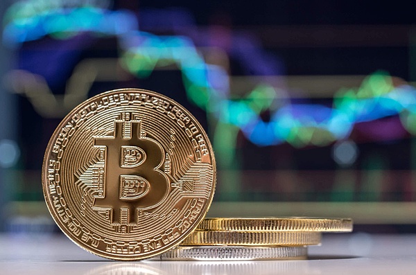 比特币矿业的十字路口：机遇与挑战并存